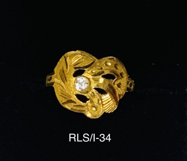 22ct Ladies Ring - Stone Ring