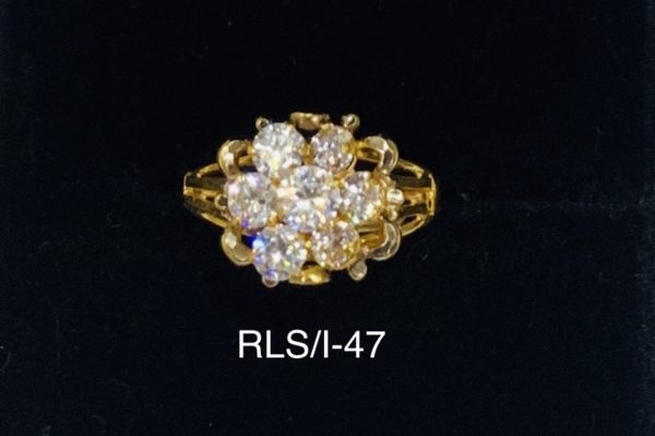 22ct Ladies Ring - Stone Ring